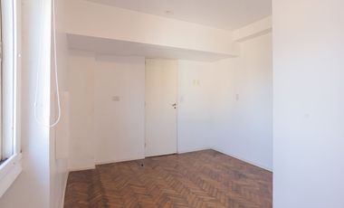 Venta 4 amb con dcia y cochera APTO PROF Vte Lopez