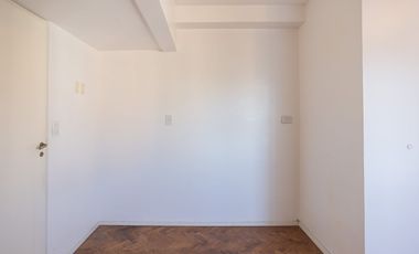 Venta 4 amb con dcia y cochera APTO PROF Vte Lopez