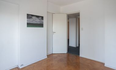 Venta 4 amb con dcia y cochera APTO PROF Vte Lopez