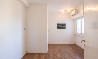 Venta 4 amb con dcia y cochera APTO PROF Vte Lopez