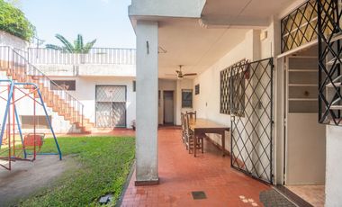 VENTA Casa con Jardín 5 ambientes, Olivos Golf