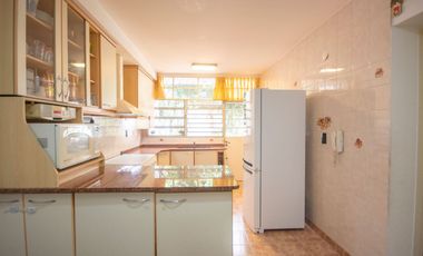 VENTA Casa con Jardín 5 ambientes, Olivos Golf