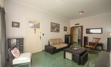 VENTA Casa con Jardín 5 ambientes, Olivos Golf