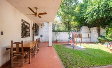 VENTA Casa con Jardín 5 ambientes, Olivos Golf