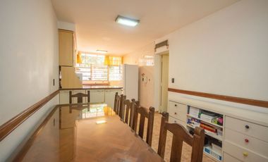 VENTA Casa con Jardín 5 ambientes, Olivos Golf