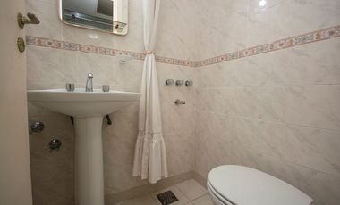 VENTA Casa con Jardín 5 ambientes, Olivos Golf