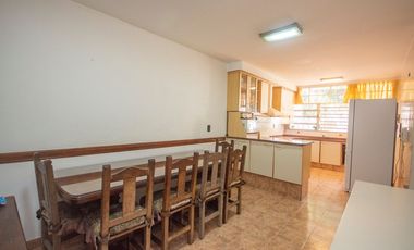 VENTA Casa con Jardín 5 ambientes, Olivos Golf