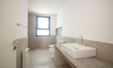 Casa 4 amb. a Estrenar, Bajo de San Isidro