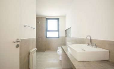 Casa 4 amb. a Estrenar, Bajo de San Isidro