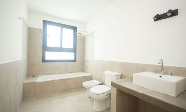 Casa 4 amb. a Estrenar, Bajo de San Isidro