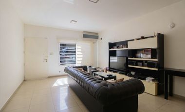 VENTA CASA TRIPLEX 6AMB FLORIDA JARDIN Y PILETA