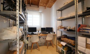 VENTA CASA TRIPLEX 6AMB FLORIDA JARDIN Y PILETA