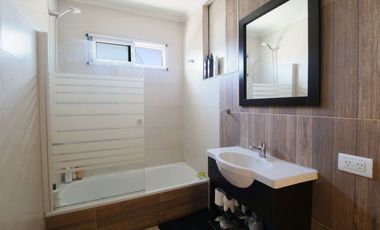 VENTA CASA TRIPLEX 6AMB FLORIDA JARDIN Y PILETA