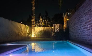 VENTA CASA TRIPLEX 6AMB FLORIDA JARDIN Y PILETA