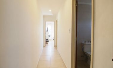 VENTA CASA TRIPLEX 6AMB FLORIDA JARDIN Y PILETA