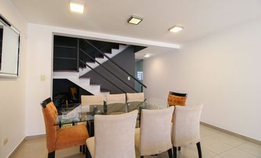 VENTA CASA TRIPLEX 6AMB FLORIDA JARDIN Y PILETA