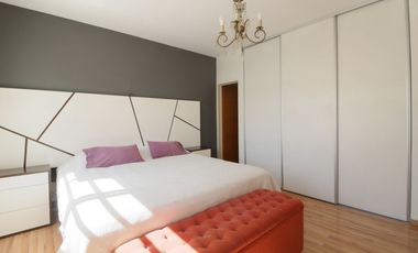 VENTA CASA TRIPLEX 6AMB FLORIDA JARDIN Y PILETA