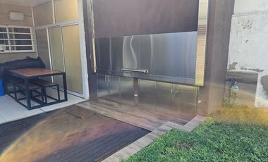 VENTA CASA TRIPLEX 6AMB FLORIDA JARDIN Y PILETA