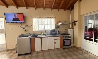 VENTA CASA 5 AMB CON DEPTO 3 AMB SOBRE MISMO LOTE
