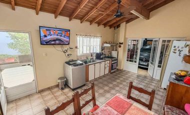 VENTA CASA 5 AMB CON DEPTO 3 AMB SOBRE MISMO LOTE