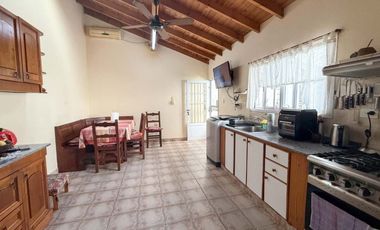 VENTA CASA 5 AMB CON DEPTO 3 AMB SOBRE MISMO LOTE