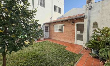 VENTA CASA 5 AMB CON DEPTO 3 AMB SOBRE MISMO LOTE