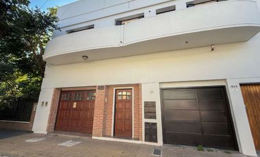 VENTA CASA 5 AMB CON DEPTO 3 AMB SOBRE MISMO LOTE