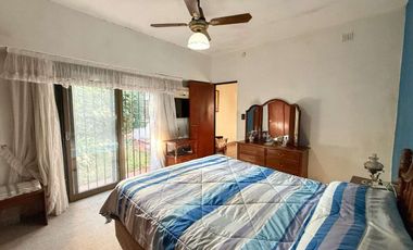 VENTA CASA 5 AMB CON DEPTO 3 AMB SOBRE MISMO LOTE