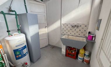 VENTA CASA 5 AMB CON DEPTO 3 AMB SOBRE MISMO LOTE