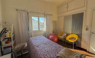 VENTA CASA 5 AMB CON DEPTO 3 AMB SOBRE MISMO LOTE