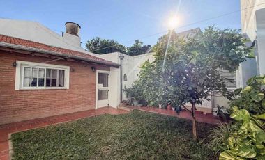 VENTA CASA 5 AMB CON DEPTO 3 AMB SOBRE MISMO LOTE