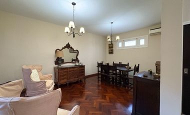Casa en esquina s/ lote propio, Florida Vte. Lopez