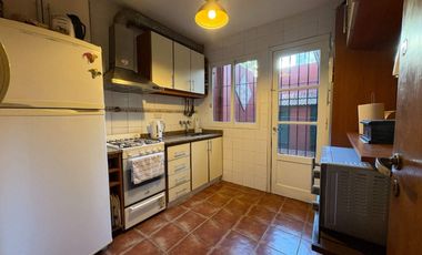 Casa en esquina s/ lote propio, Florida Vte. Lopez