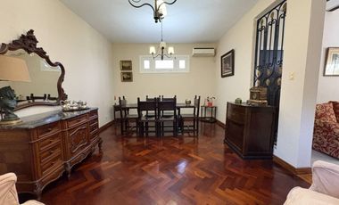 Casa en esquina s/ lote propio, Florida Vte. Lopez
