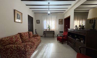 Casa en esquina s/ lote propio, Florida Vte. Lopez