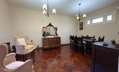 Casa en esquina s/ lote propio, Florida Vte. Lopez