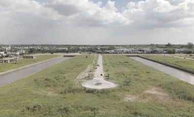 VENTA LOTE AL RIO NAUTICO VILLA NUEVA PERMUTA FINANCIA