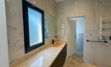 VENTA CASA 4 AMB A ESTRENAR VILLA NUEVA . PERMUTA Y FINANCIA