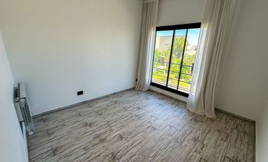 VENTA CASA 4 AMB A ESTRENAR VILLA NUEVA . PERMUTA Y FINANCIA