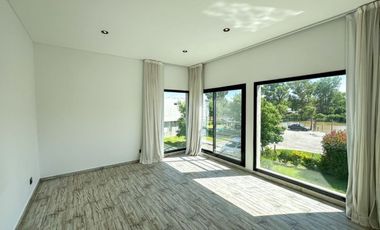 VENTA CASA 4 AMB A ESTRENAR VILLA NUEVA . PERMUTA Y FINANCIA