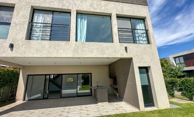 VENTA CASA 4 AMB A ESTRENAR VILLA NUEVA . PERMUTA Y FINANCIA