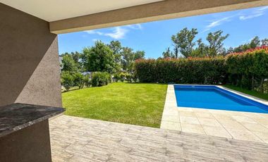 VENTA CASA 4 AMB A ESTRENAR VILLA NUEVA . PERMUTA Y FINANCIA