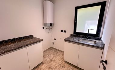 VENTA CASA 4 AMB A ESTRENAR VILLA NUEVA . PERMUTA Y FINANCIA