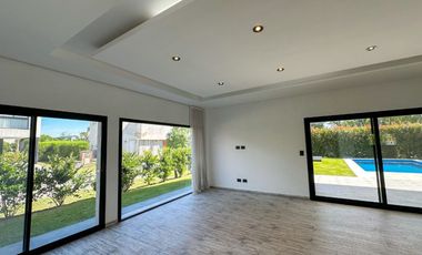 VENTA CASA 4 AMB A ESTRENAR VILLA NUEVA . PERMUTA Y FINANCIA