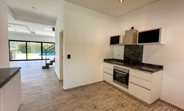 VENTA CASA 4 AMB A ESTRENAR VILLA NUEVA . PERMUTA Y FINANCIA