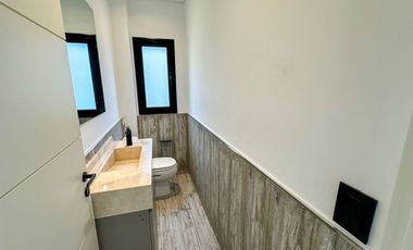 VENTA CASA 4 AMB A ESTRENAR VILLA NUEVA . PERMUTA Y FINANCIA