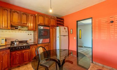 VENTA CASA 3 AMB EN HURLINGHAM C/ JARDÍN Y GARAGE