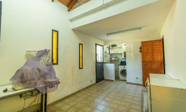 VENTA CASA 3 AMB EN HURLINGHAM C/ JARDÍN Y GARAGE