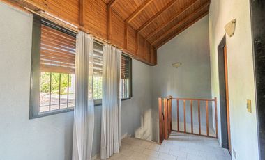 VENTA CASA 3 AMB EN HURLINGHAM C/ JARDÍN Y GARAGE