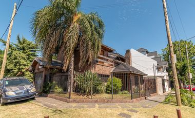 VENTA CASA 3 AMB EN HURLINGHAM C/ JARDÍN Y GARAGE